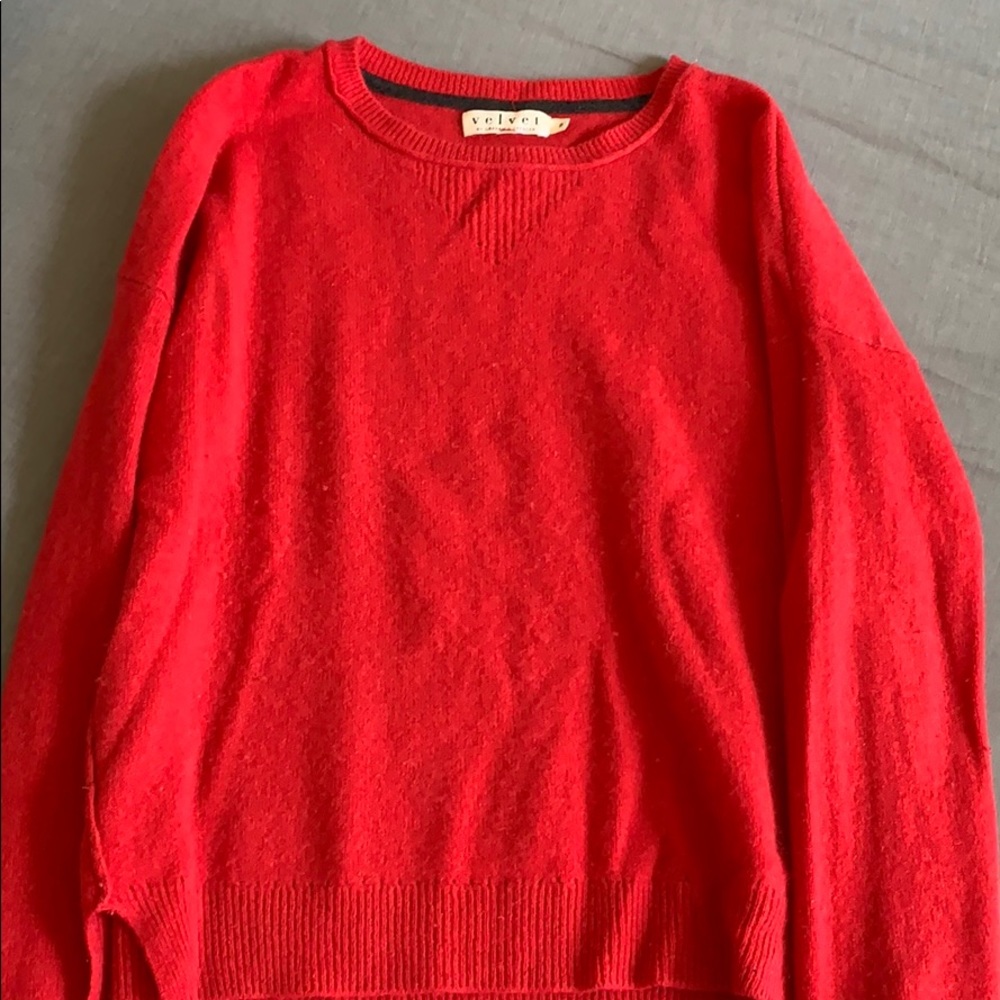 Velvet brand. 100% cashmere sweater.